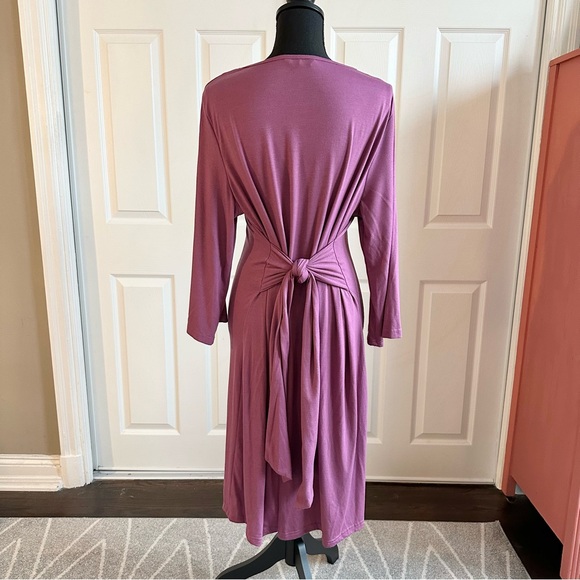 BloomChic Lavender Purple Tie Waist Stretch Midi Dress - Picture 4 of 7